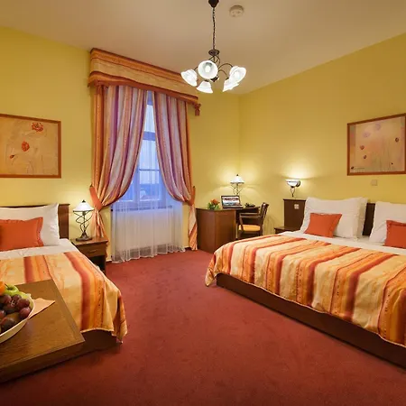 Knizeci Dvur Hotel 3*