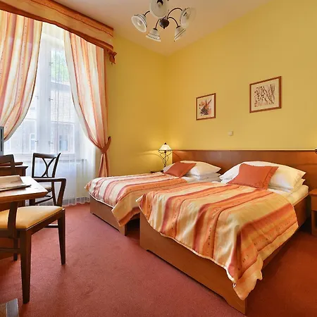 Knizeci Dvur Hotel 3*