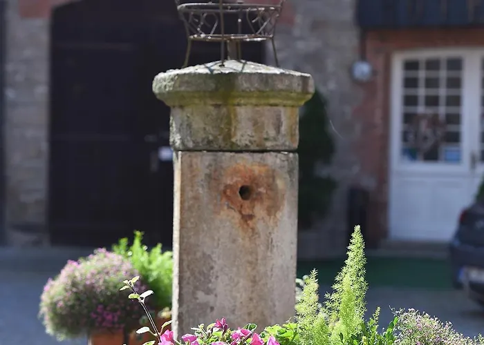 Knizeci Dvur Szálloda 3*