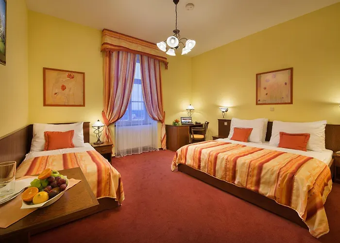 Knizeci Dvur Szálloda 3*